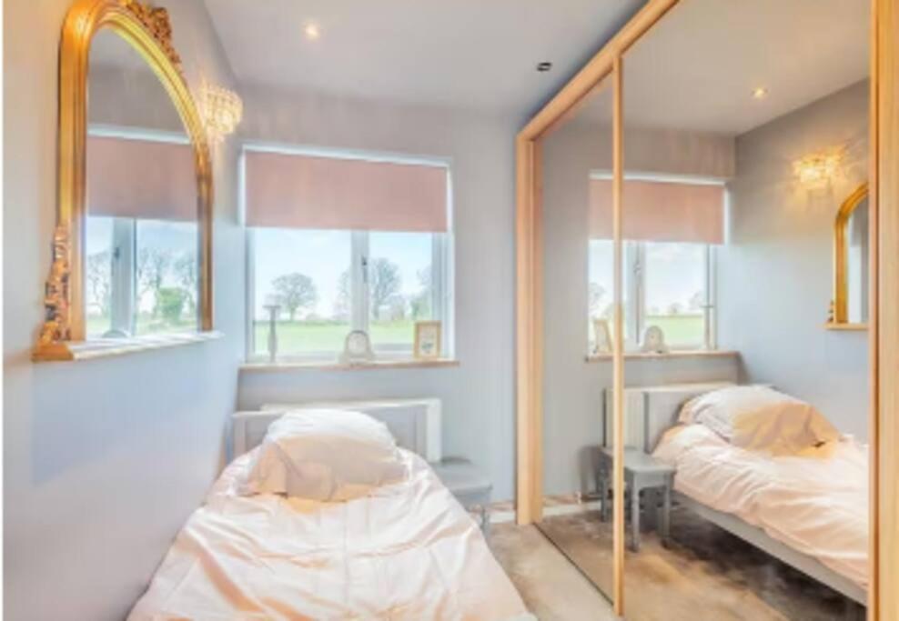 Covehithe House-Coastal Luxury- Sleeps 12-With Huge Swimspa! Wrentham Exterior foto