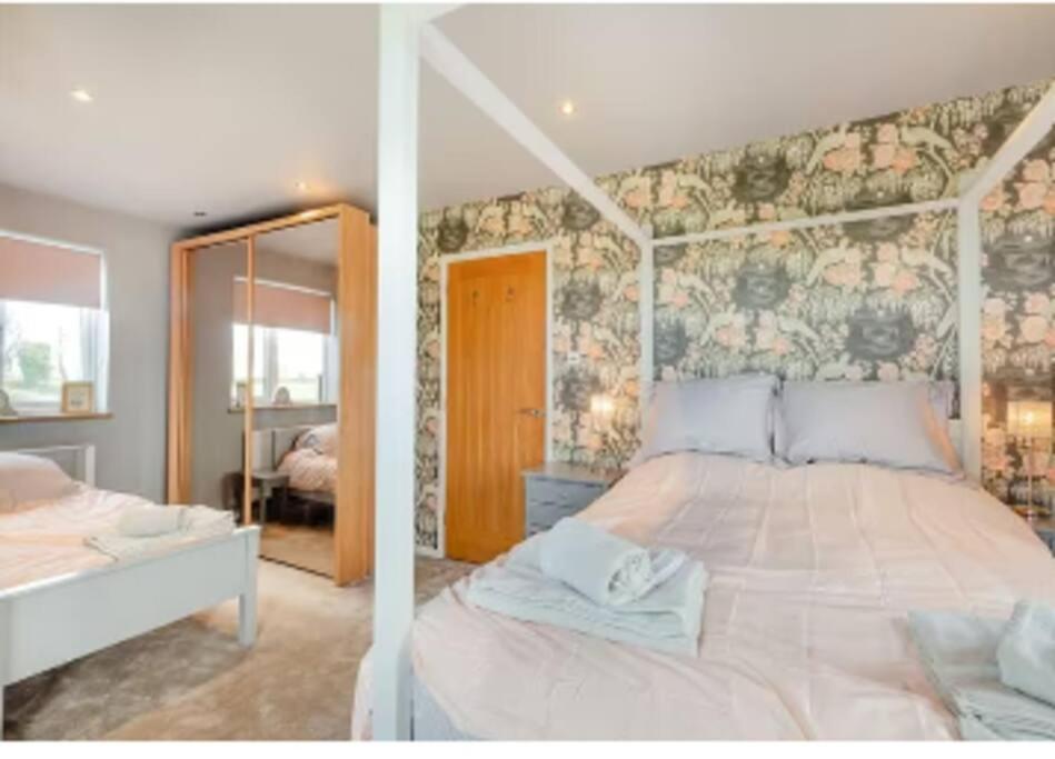 Covehithe House-Coastal Luxury- Sleeps 12-With Huge Swimspa! Wrentham Exterior foto